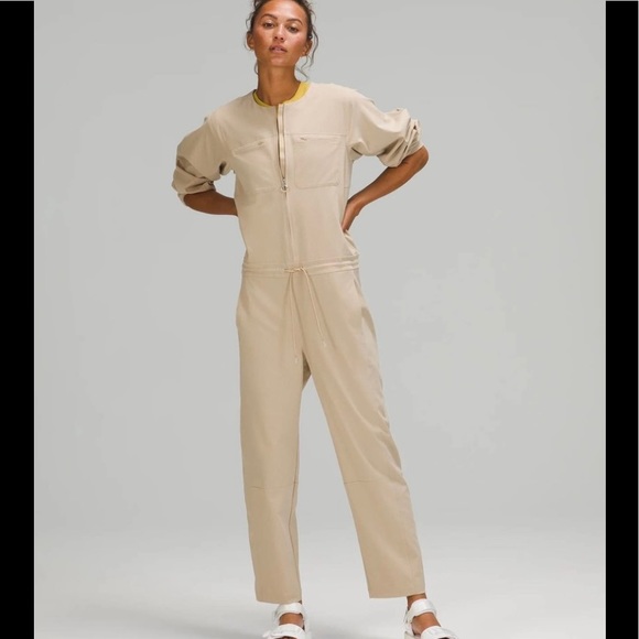 💥 NEW Lululemon ventlight zippered jumpsuit - Picture 1 of 5
